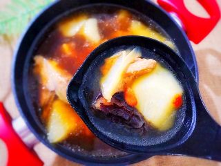 22、暖冬系列～滋补养生之红枣枸杞萝卜大骨汤,哇(σﾟ∀ﾟ)σ哇，看上去就好好吃啊，别拍照片了，赶紧趁热喝吧