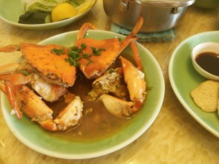 13、客人来了怎么办!中午吃什么!,把螃蟹装回原来的样子。B格就立马提升,撒上少许葱花。