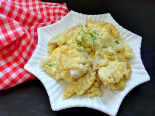 13、银鱼炒蛋,简单又有营养的银鱼炒蛋完成了