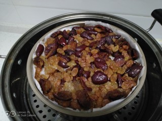 22、家庭版甑糕,放入蒸锅，大火煮开转中火蒸40分钟。