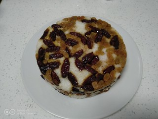 24、家庭版甑糕,倒扣在盘子上。