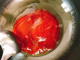 20、松鼠桂鱼,倒入番茄酱