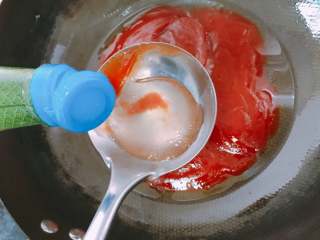 22、松鼠桂鱼,倒入白醋4g