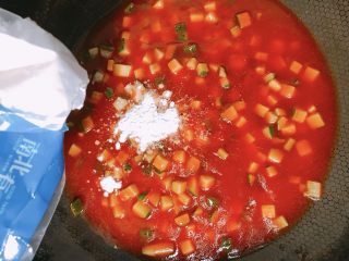 24、松鼠桂鱼,倒入5g淀粉，酱汁熬制粘稠状后关火