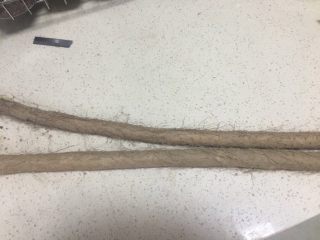 1、桂花山药糕,准备铁棍山药两根，一定要是铁棍山药哈，普通的山药口感不好