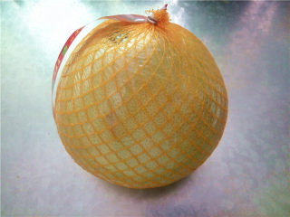 1、柚皮糖,购买一个大柚子