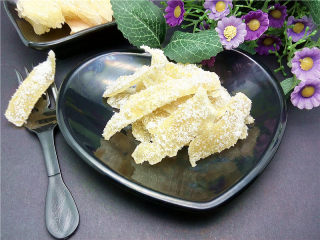 15、柚皮糖,我晾了一夜，早晨再看很干爽，吃起来好有味道呀。