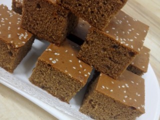 12、枣糕,成品，待冷却后，脱模，切块