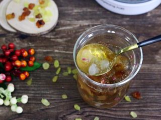 16、桃胶雪燕皂角米羹,成品图。