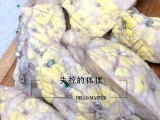 18、猪肺的处理方法,切开。鸡蛋分布均匀。