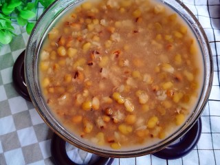 6、陈皮绿豆汤,出锅撒上细砂糖搅拌均匀即可食用