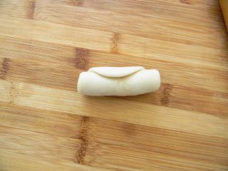 5、暖心壶紫薯酥,卷起