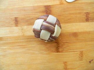 12、暖心壶紫薯酥,收口向下放