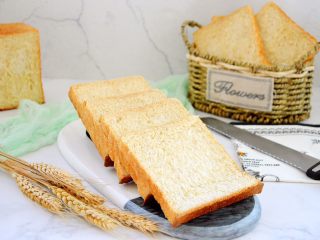 16、全麦吐司,单独食用有淡淡的麦香味