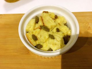 6、焗烤吐司,装满啦～撒点葡萄干