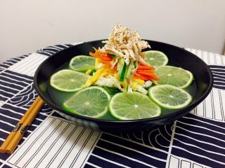 9、韩式鸡汤面,加上青柠片，就是有颜有味的日本网红柠檬拉面????！