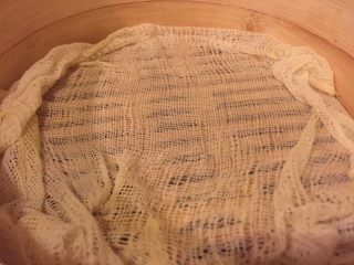 20、豆渣奶香馒头,锅里放水，铺屉布。