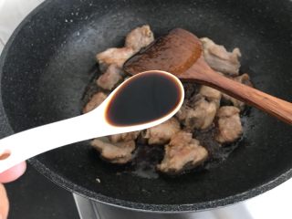 10、糖醋排骨～轻松快手版,酱油一勺