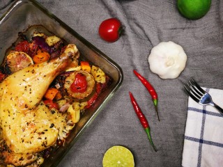 13、法式脆皮烤烤鸡,入烤箱，170度90分钟。(时间温度仅做参考，需根据各自烤箱调整。)