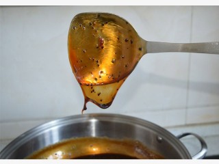 3、手工阿胶糕,熬制阿胶能够挂旗