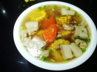 11、玉米墨鱼炖肉,虽然有几片肥肉，一点也不油腻。