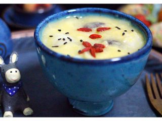 9、玉米百合红枣糊,一碗营养丰富又健康的玉米百合红枣糊糊就做好了……