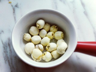 9、腊八节-腊八粥,去籽莲子。