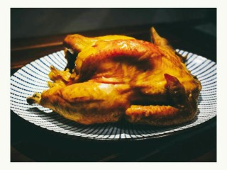 14、烤箱版叫花鸡,开吃呀，还等啥～不，手机先吃～～外皮Q弹、肉嫩多汁、荷香扑鼻、回味无穷……