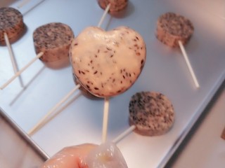 15、过年智胜熊孩子利器☞美味棒棒糖，家庭快手制作,穿好。