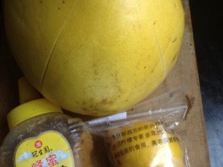 1、蜂蜜柚子茶,1、准备好所有的食材
