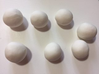 8、蜂蜜红糖粑粑,面团滚圆