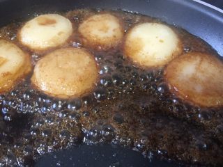 14、蜂蜜红糖粑粑,中小火慢煎，蜂蜜的香味扑鼻而来有木有？