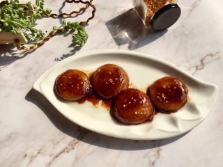 17、蜂蜜红糖粑粑,甜蜜软糯的蜂蜜红糖粑粑就做好啦……