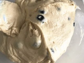 8、金顶蓝莓麦芬, 翻拌均匀