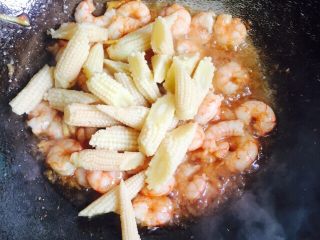 27、双笋炒虾仁（芦笋+玉米笋）,然后放入玉米笋