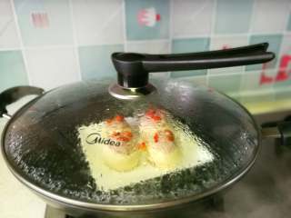 13、慈菇酿肉,大火将水烧开转中火蒸30分钟左右。