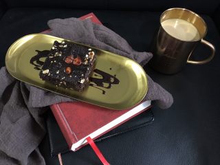 17、松软坚果布朗尼,可以早餐也可以是美美的下午茶甜点。