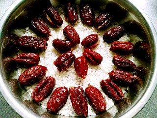 9、甑糕,最上面铺一层红枣