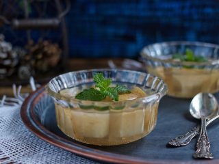 12、冰糖蜂蜜雪梨,加上薄荷即可