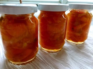 11、自做金桔柠檬茶,不只能止咳化痰,还是面包好伴侣,刚好装了三瓶。