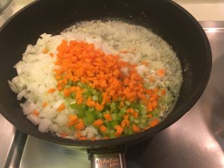 15、意大利肉酱面,稍微拌炒开