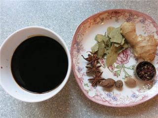 5、软糯香吃一口好满足--卤水猪蹄,配好调味料