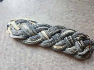 18、黑芝麻酱吐司,18.编四股辫，尾部要捏紧。