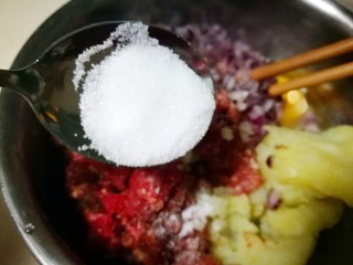 10、家庭版瑞典肉丸,加入适量盐