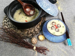 13、滋阴补血海参粥,这样一锅海参粥,正适合初冬季节养生,不热不燥,滋阴健脾,益气固肾,趁着热乎乎的来一碗吧