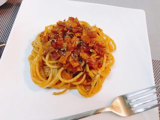 9、番茄黑椒意面????,摆盘✌️再顶部再次撒少许西芹碎