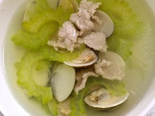 11、#文蛤苦瓜汤#,再来一张。