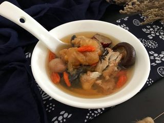 14、花胶乌鸡汤~滋补又养颜,滋阴养颜,益气补血