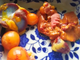 4、中餐秋冬滋补篇:天麻老母鸡汤,内脏部分没有入汤