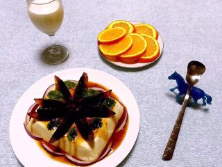 8、花式皮蛋豆腐,是追剧时的美味零食小吃